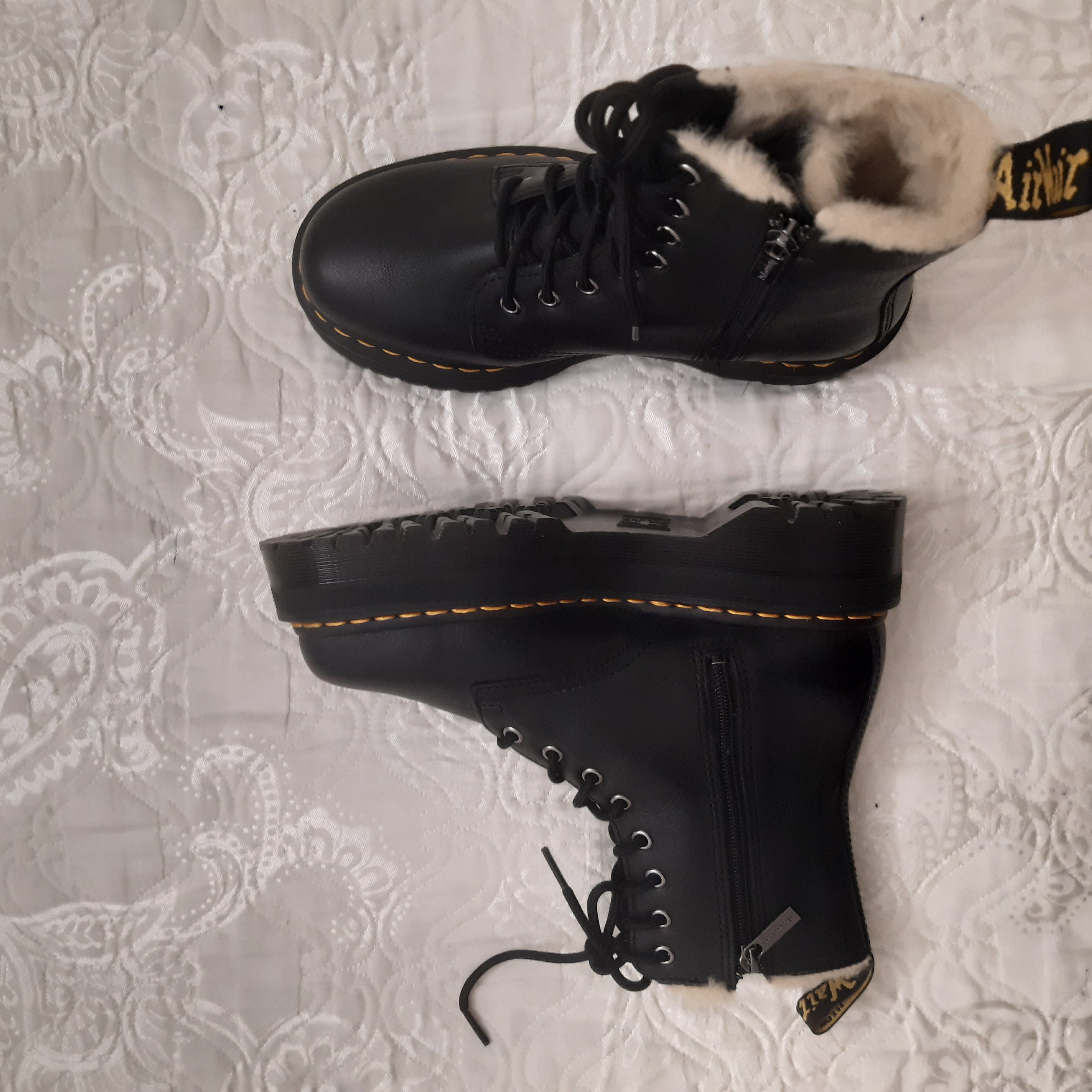 Dr. Martens Jadon Fur-Lined - Black Pisa