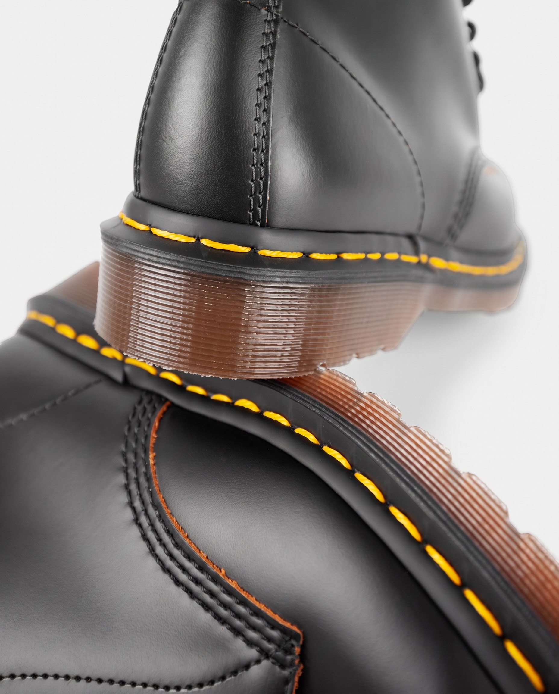 Dr. Martens 1460 Vintage 'Made In England' - Black Quilon