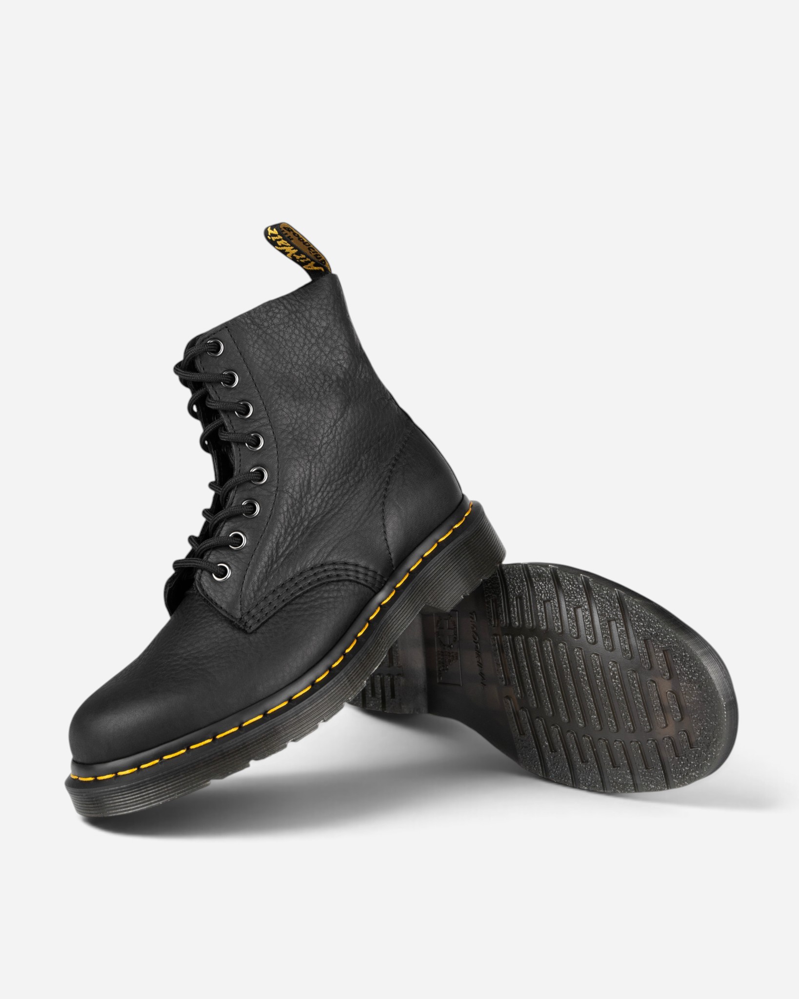 Dr. Martens Pascal - Black Ambassador