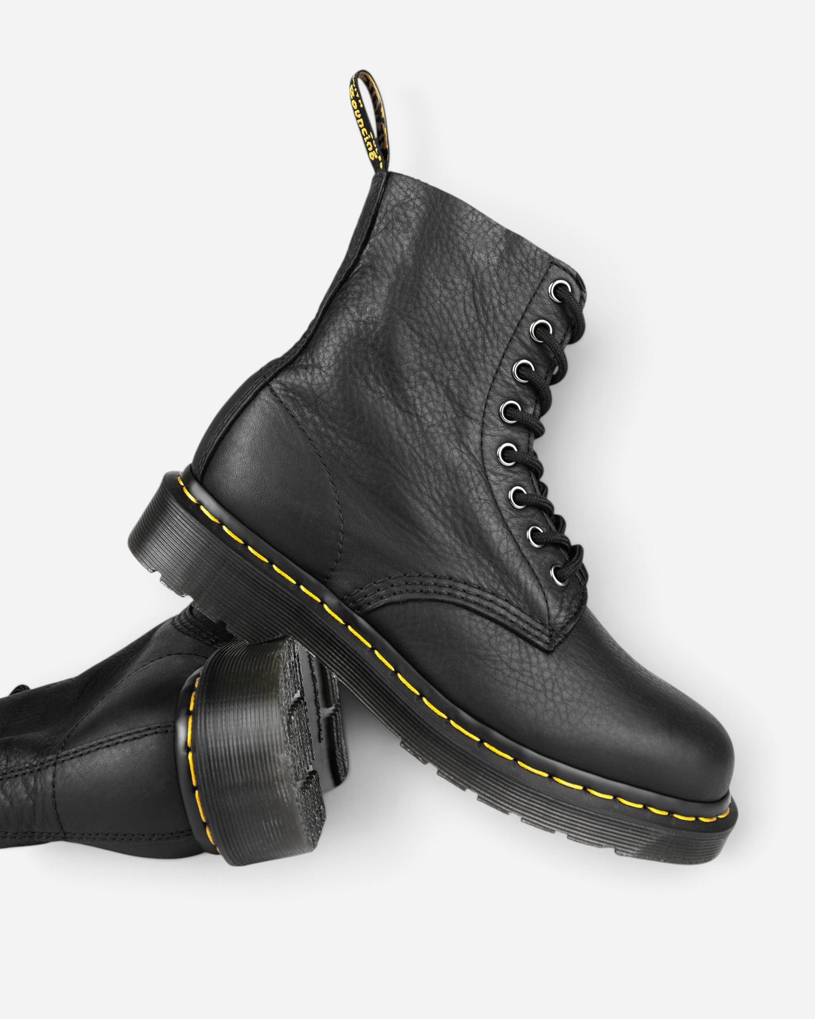 Dr. Martens Pascal - Black Ambassador