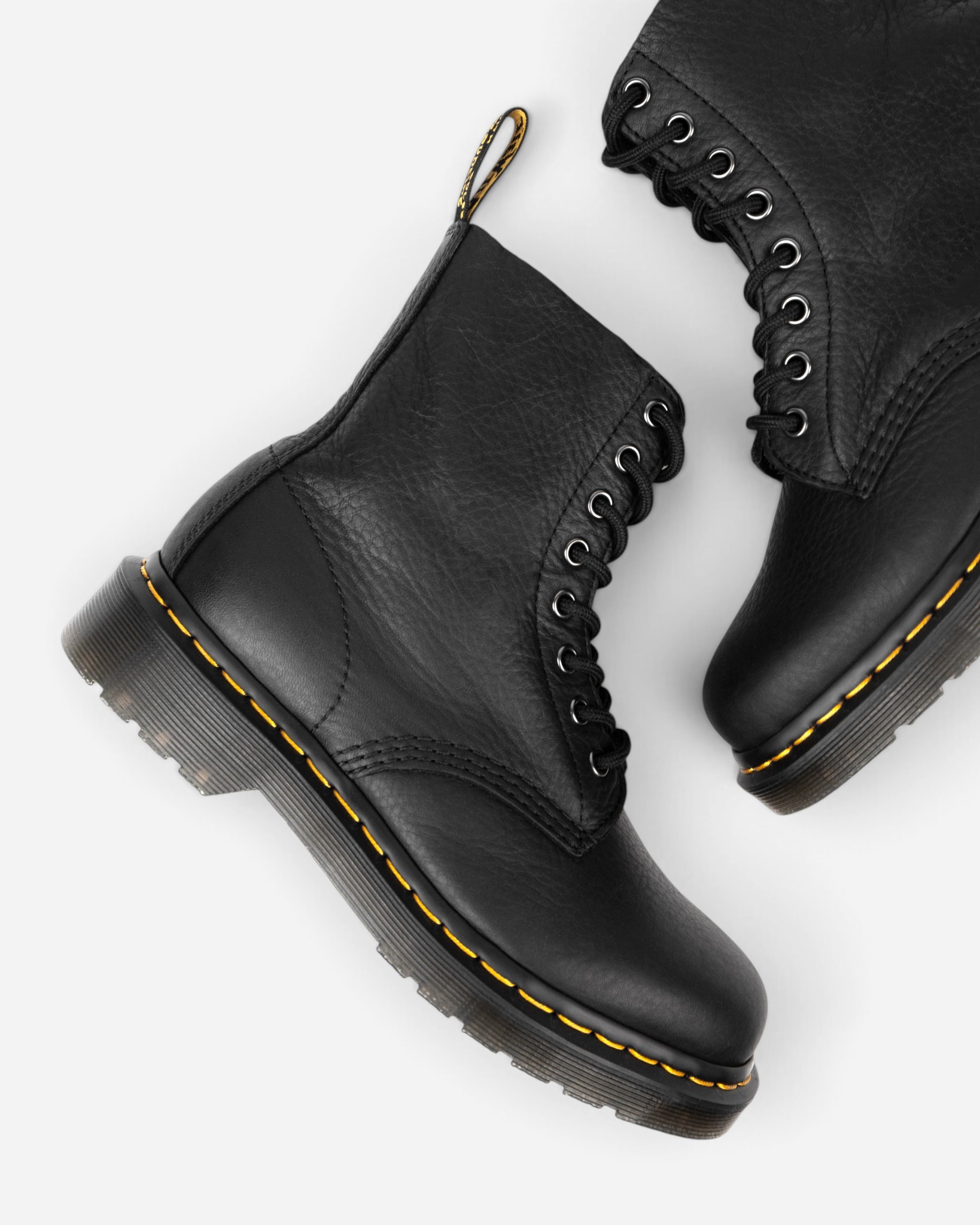 Dr. Martens Pascal - Black Ambassador