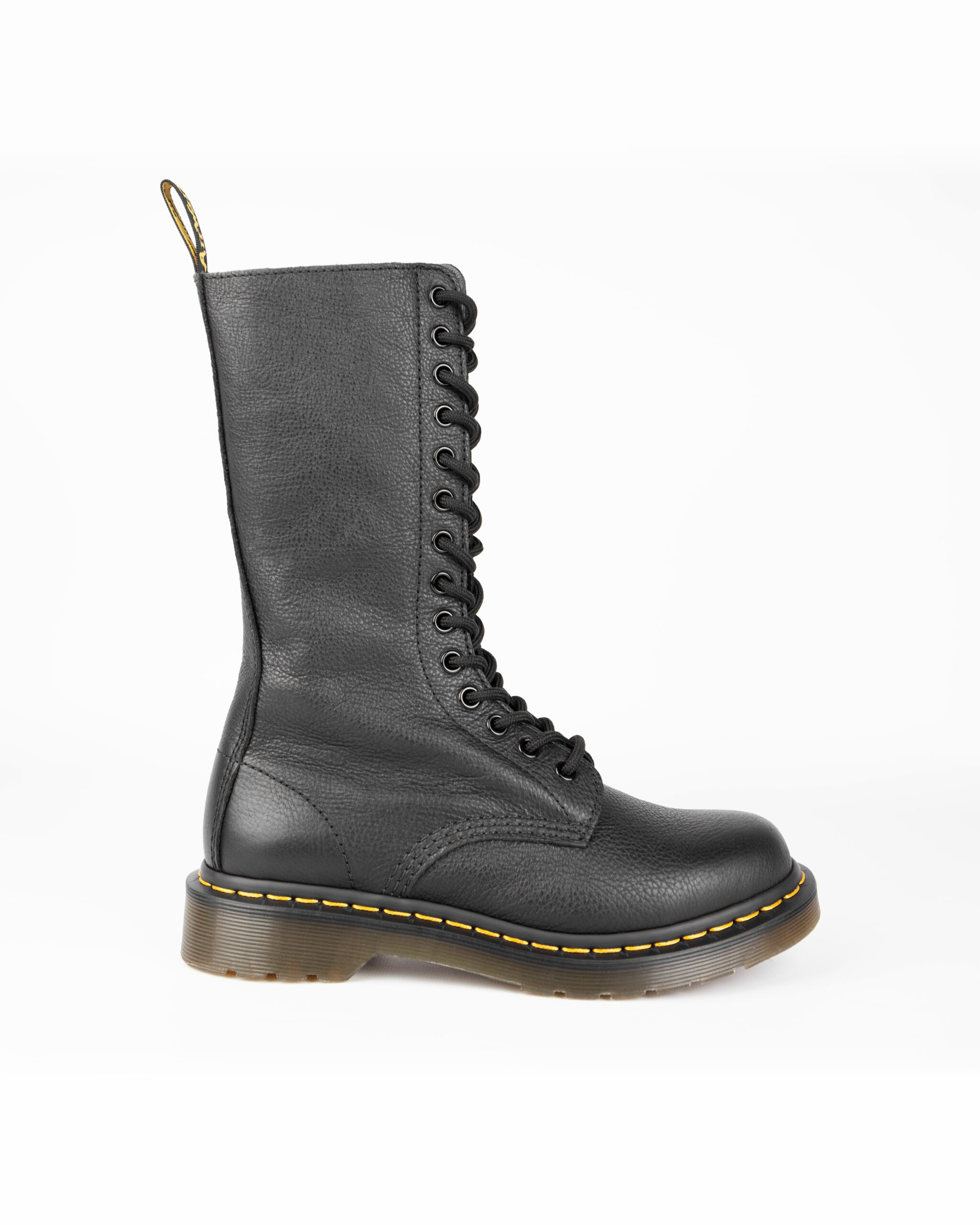Dr. Martens 1B99 - Black Virginia